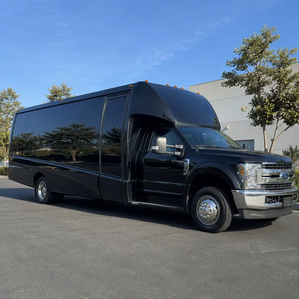15 passenger party bus